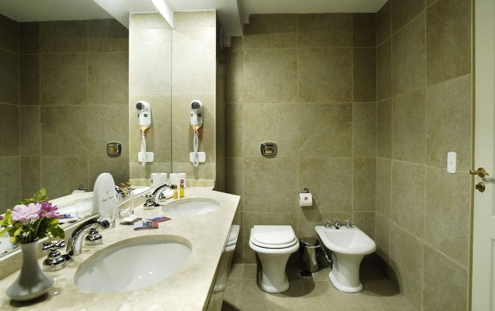 Cacique Inacayal Lake & Spa Hotel Standard Double Room, 1 Double Bed, Partial Lake View 3