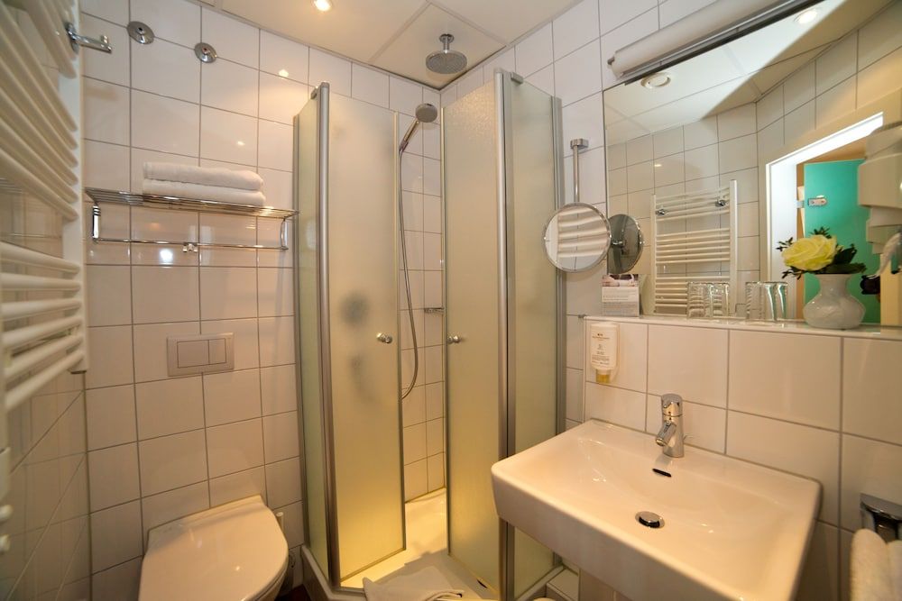 Stadthotel Freiburg Economy Double Room 5