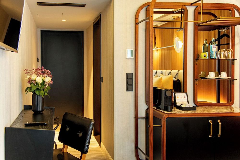 MUZE Hotel Düsseldorf - Handwritten Collection Classic Room, 1 Double Bed 5