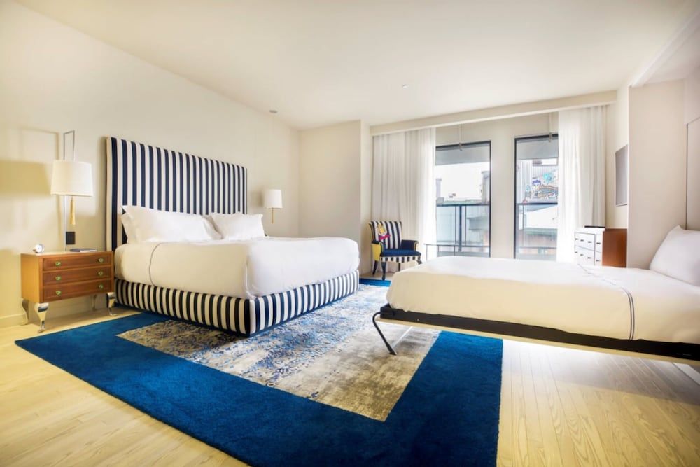 Superior Studio, City View