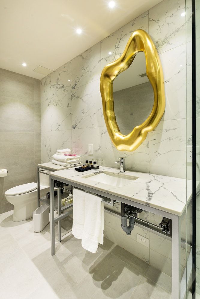 Monsieur Jean, Vieux Québec Classic Room No View 4