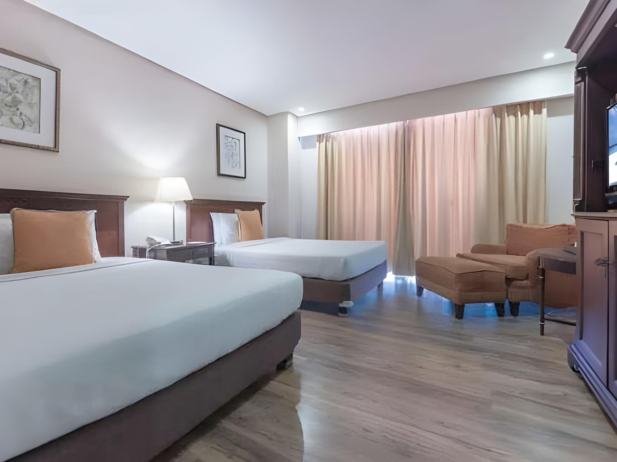 Court Meridian Hotel and Suites Super Deluxe Queen 4