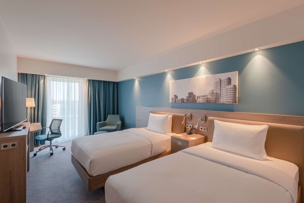 undefined Hampton by Hilton Düsseldorf City Centre 7
