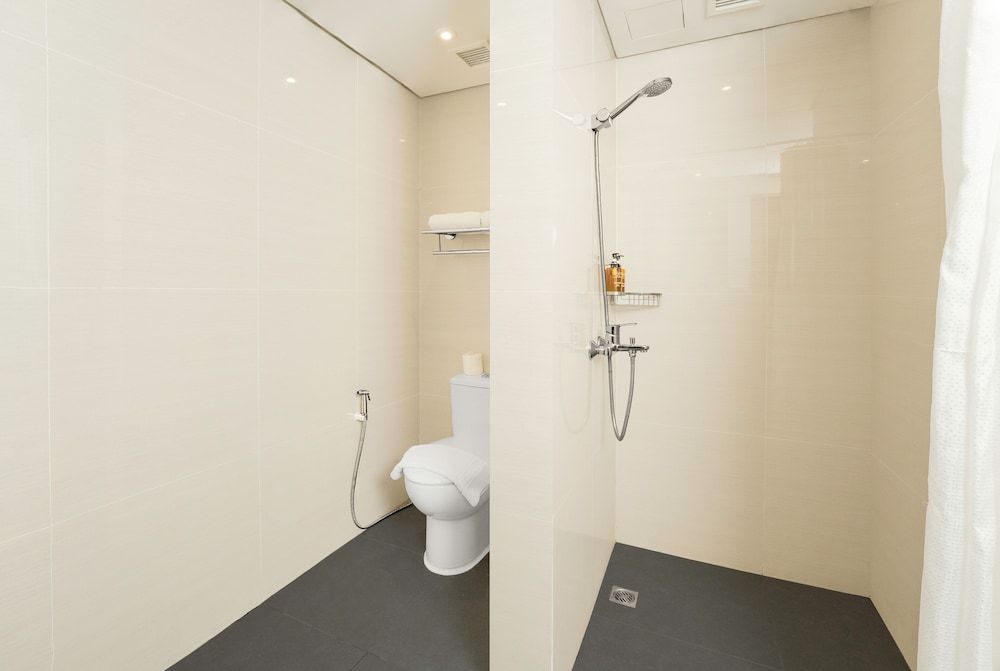 Savoy Hotel Mactan Cebu near Newtown Beach Junior Suite 4