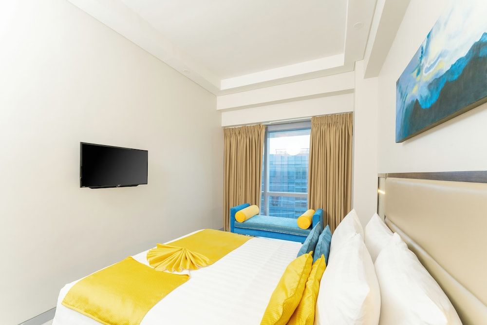 Savoy Hotel Mactan Cebu near Newtown Beach Junior Suite