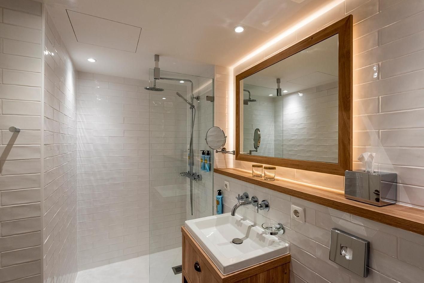 LOEV - VELA Hotels Double Room 2