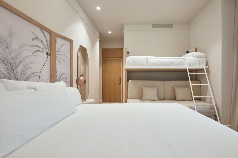 ICON Malabar Standard Quadruple Room 2