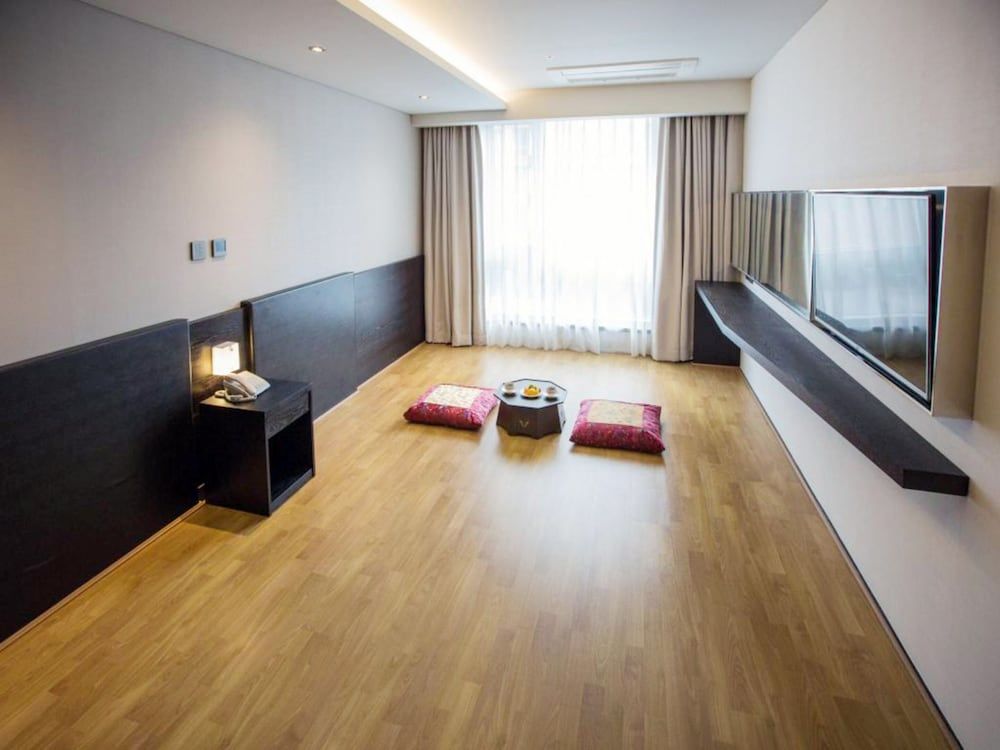Gloucester Hotel Jeju Room (Ondol) 6