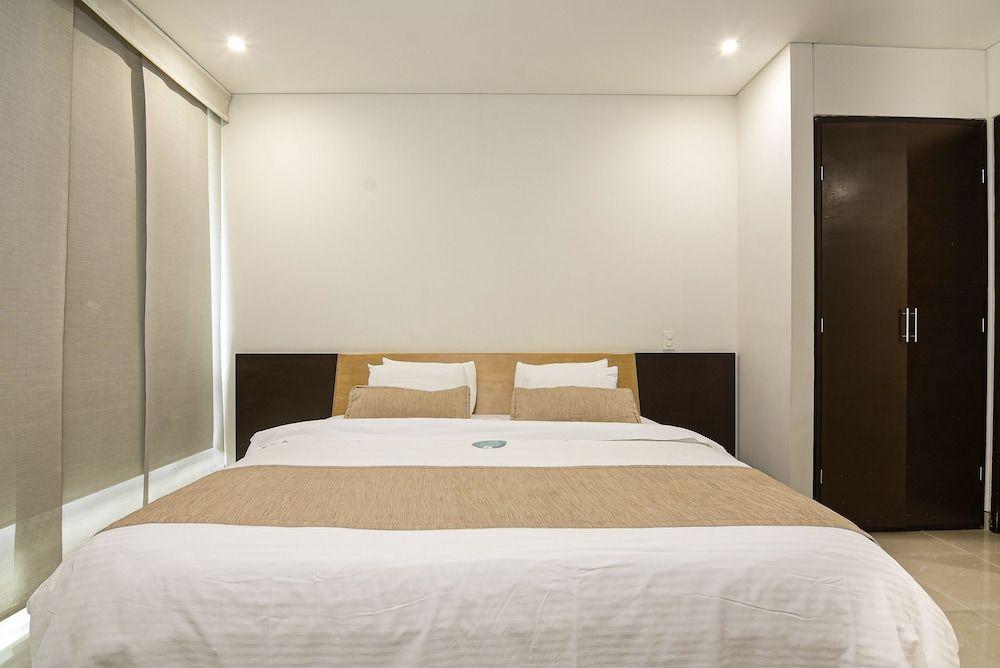Junior Single Room, Jetted Tub