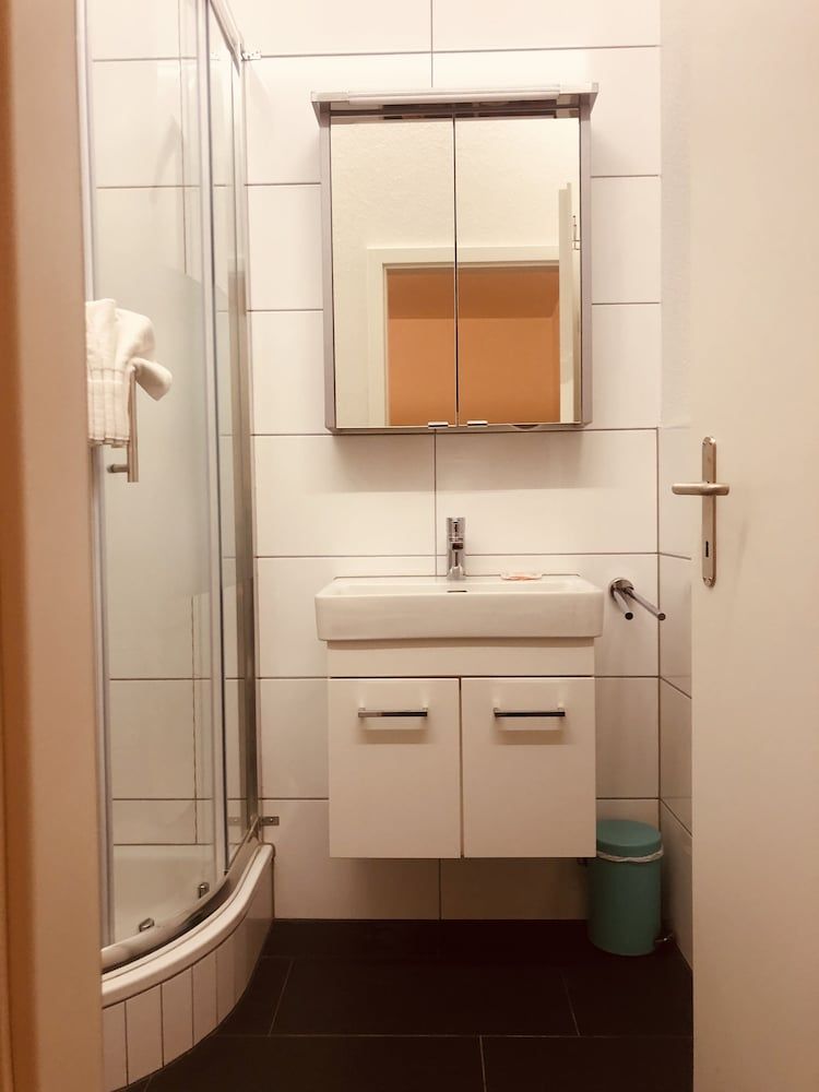 INSIDE FIVE City Apartments Double Room 5