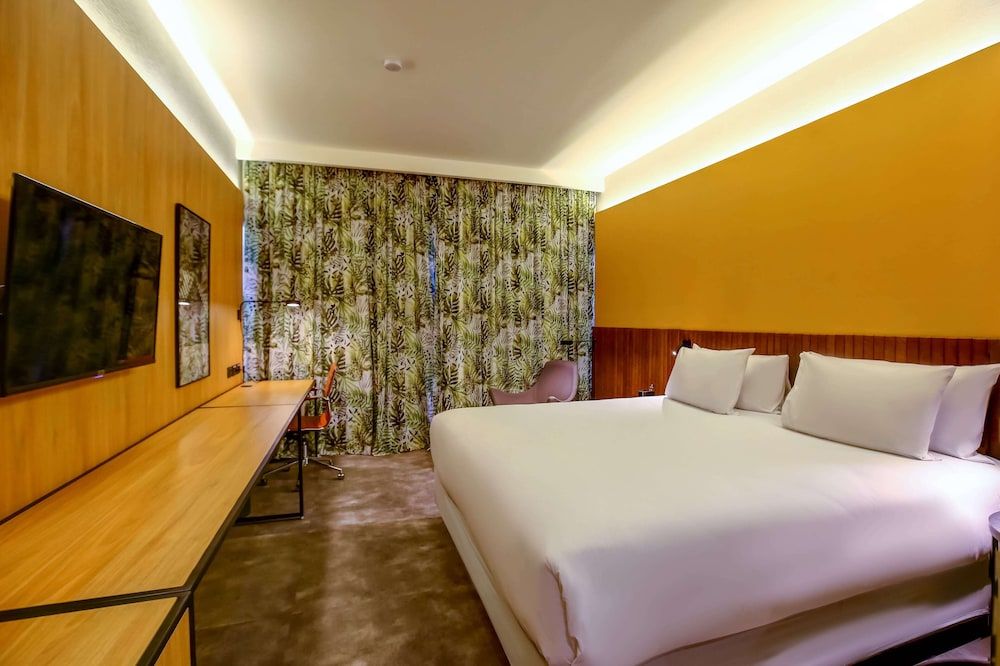 undefined Hilton Garden Inn Rebouças