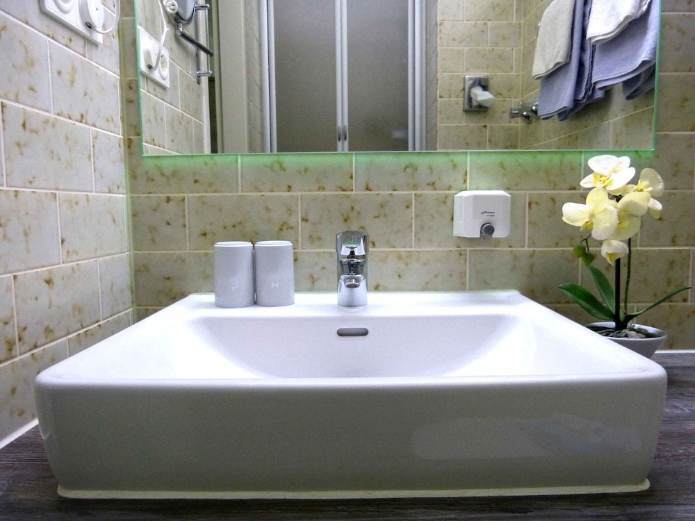 Hotel Wurms Standard Double Room, Non Smoking 5