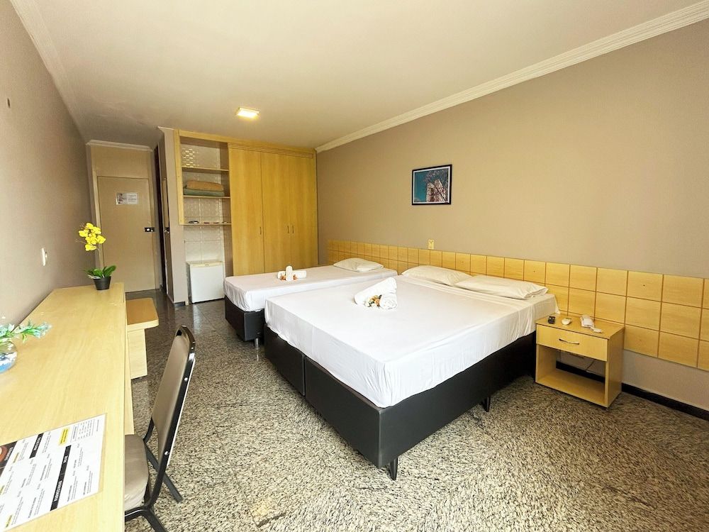 Hotel Diplomat by Bsb Inn Deluxe Triple Room 6