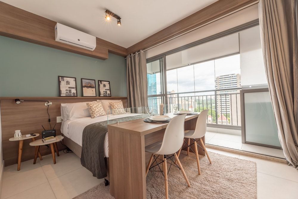 Charlie Vitrali Moema Studio