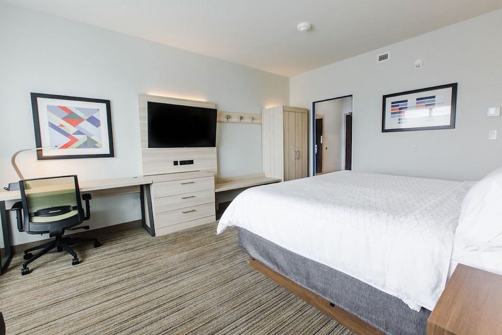 Standard Room, 1 King Bed