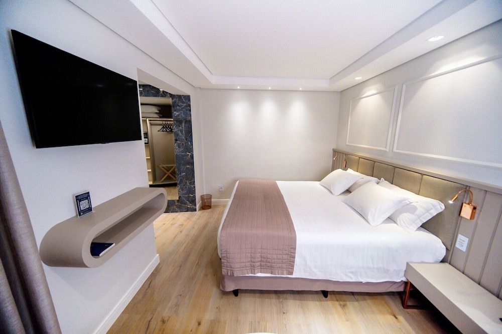 Premium Suite