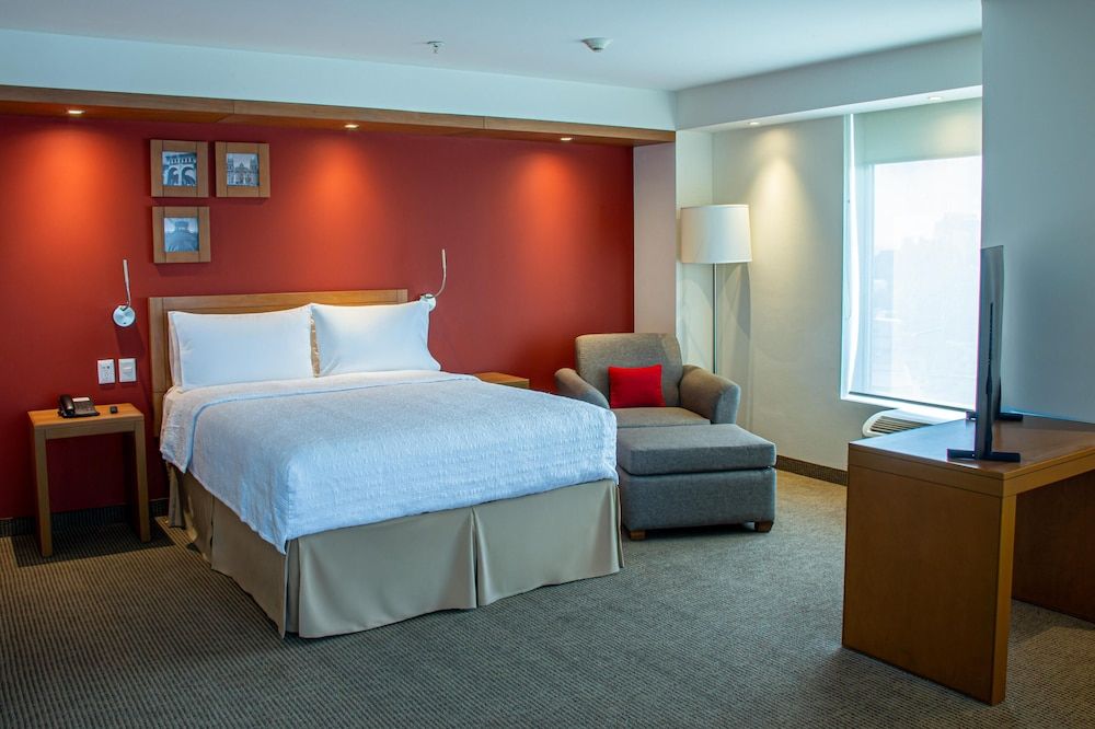 Junior Suite, 1 Queen Bed