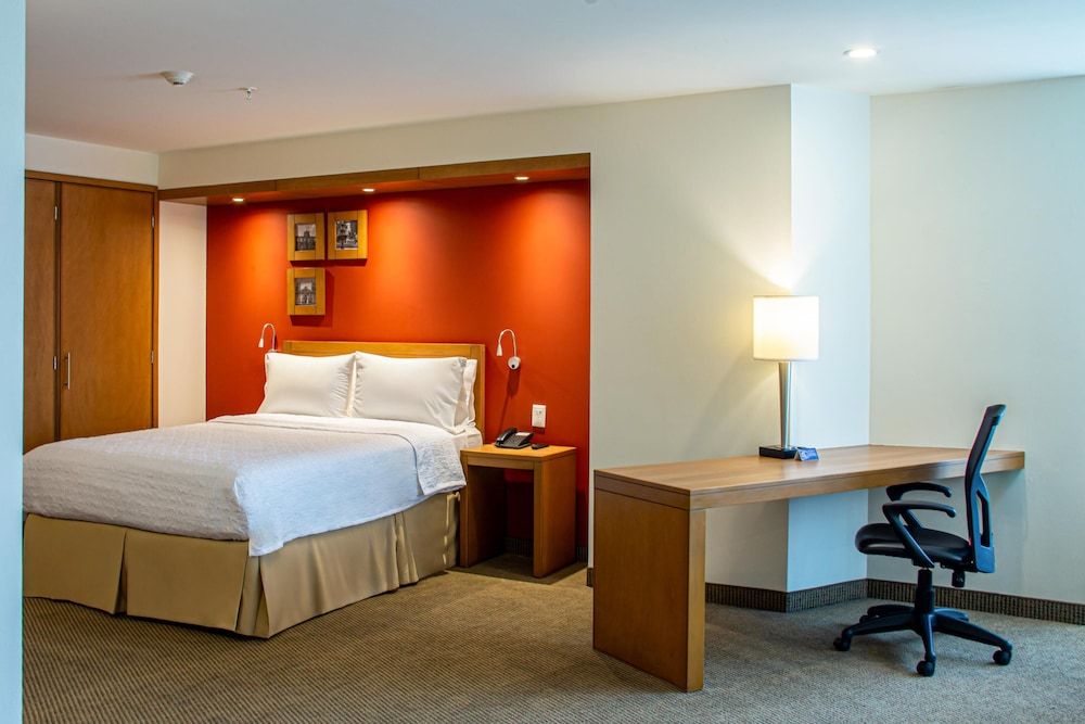Suite, 1 Queen Bed with Sofa bed (Master)