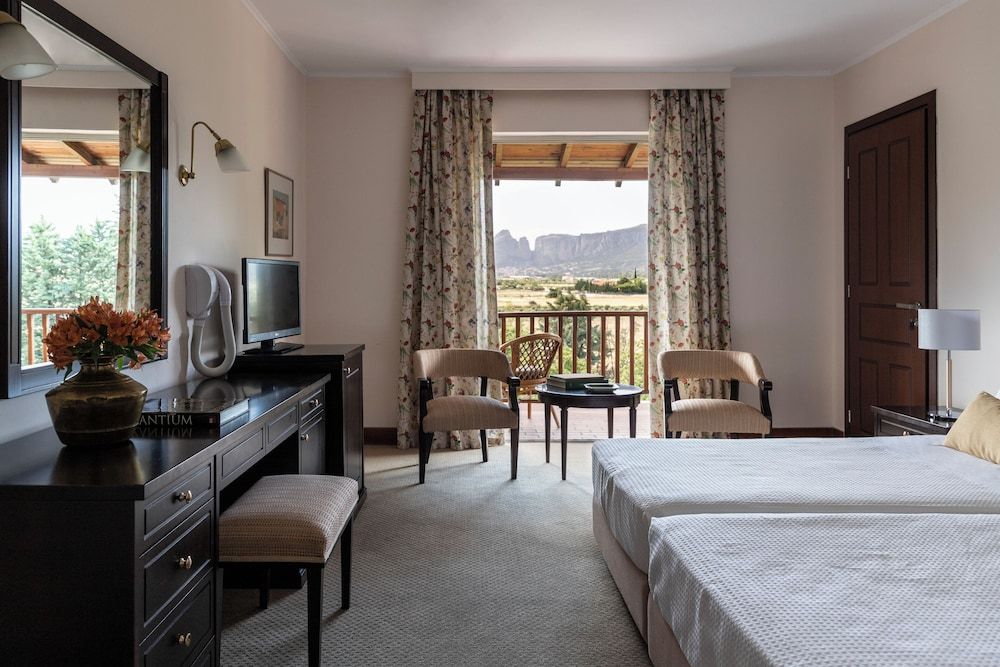 Amalia Hotel Meteora Interconnecting Twin rooms