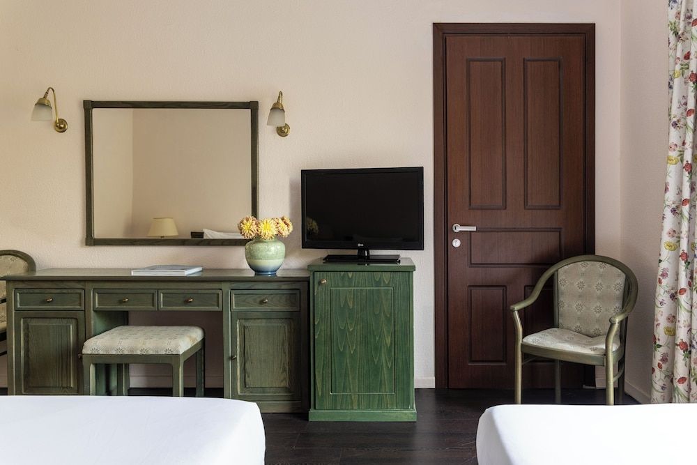 Amalia Hotel Meteora Interconnecting Twin rooms 5