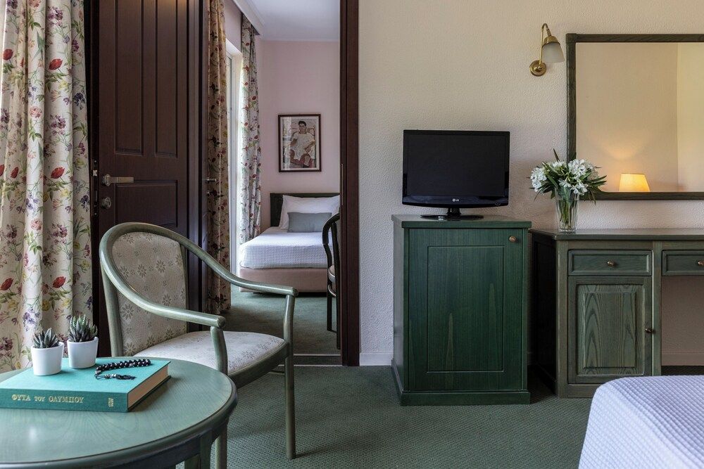 Amalia Hotel Meteora Interconnecting Twin rooms 4