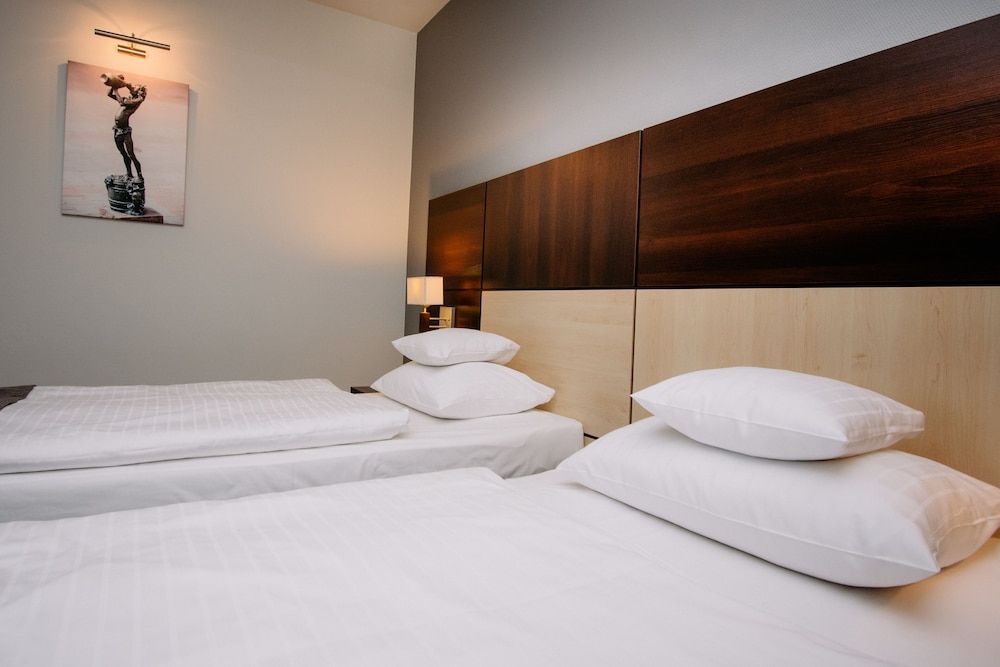 Ruben Hotel Single Room 4