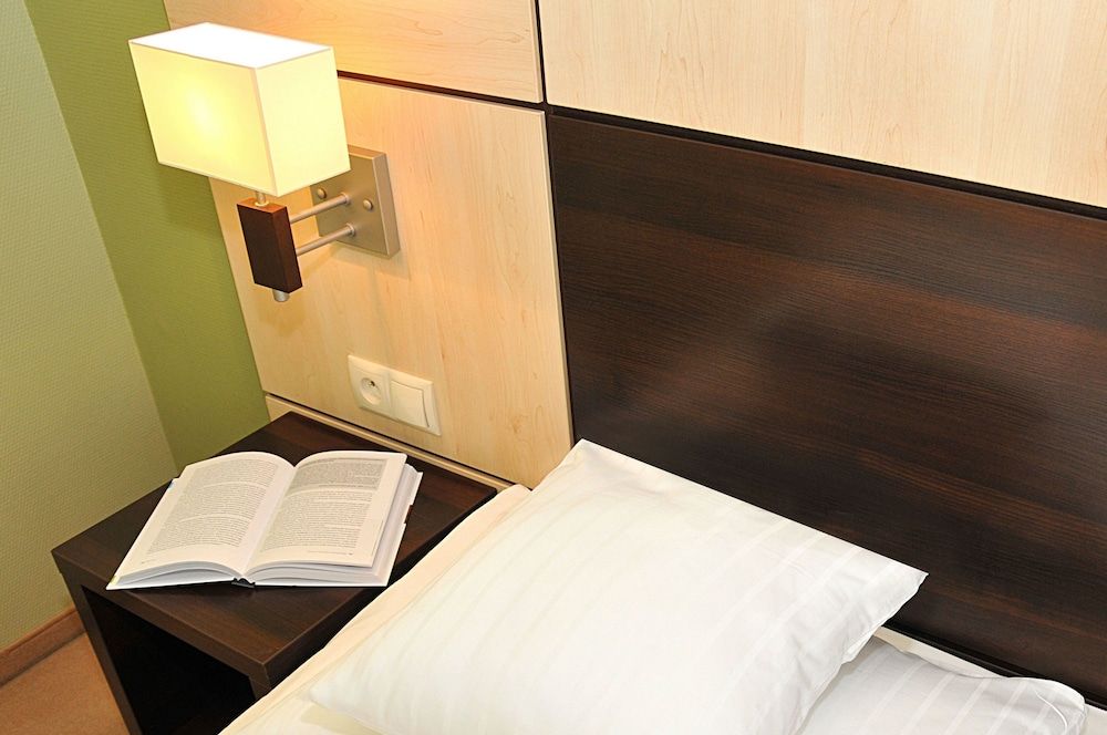 Ruben Hotel Single Room 2