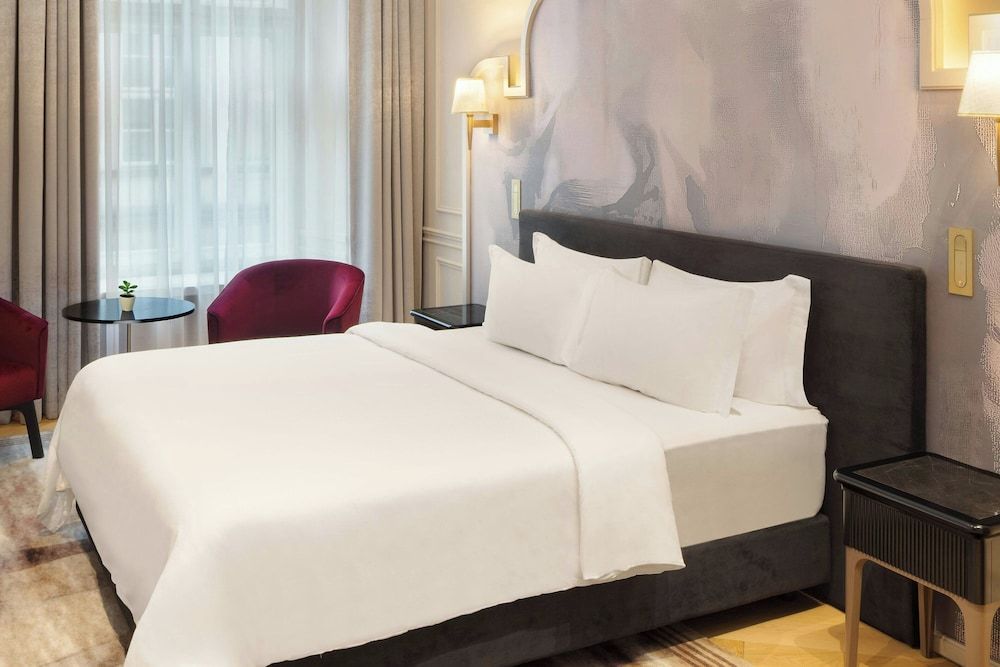 Classic Room, 1 King Bed, Non Smoking