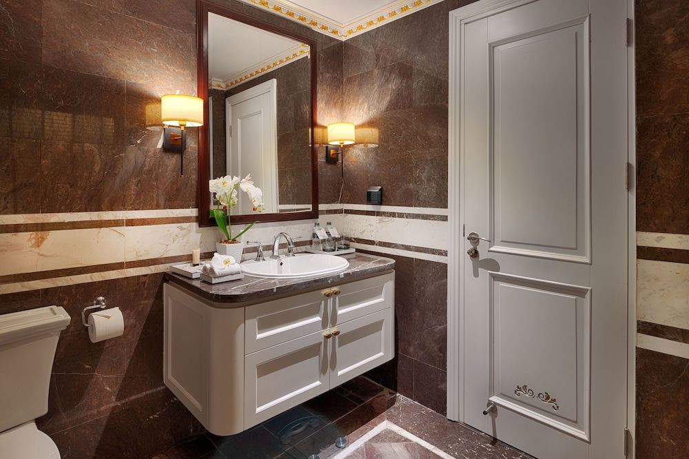 undefined FLC Halong Bay Golf Club & Luxury Resort 9