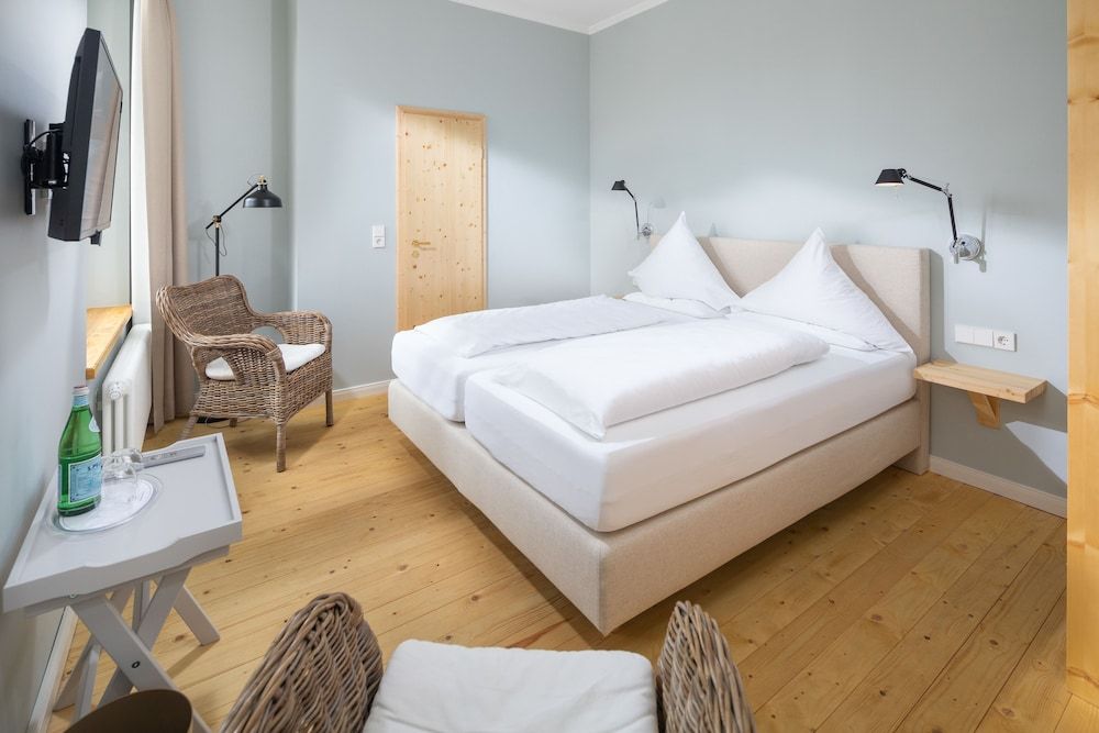 Logierhaus Austernfischer Comfort Double Room, 1 Queen Bed, Courtyard View 6