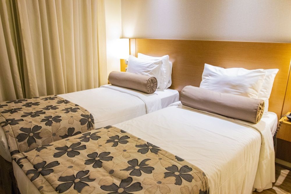 Executive Suite, 3 Twin Beds