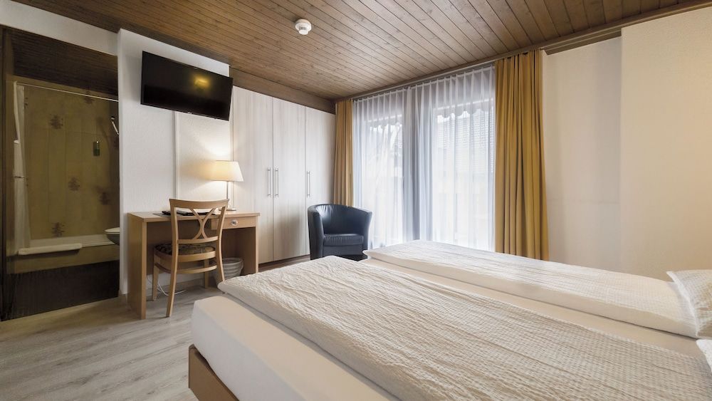 undefined Hotel Rössli 8