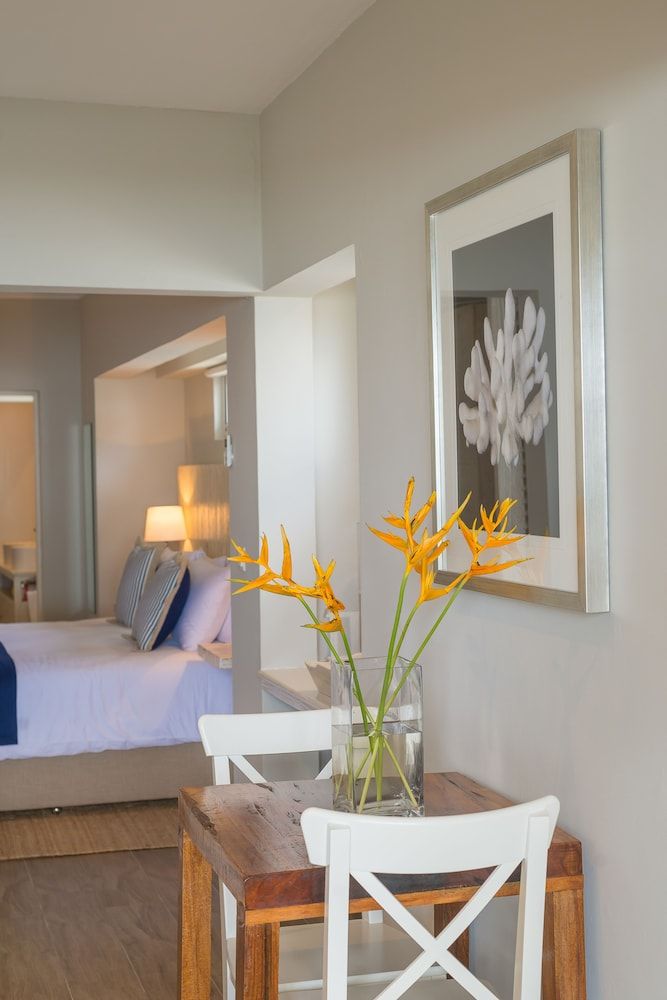 Le Nautique Luxury Beachfront Apartments Room, 1 King Bed, Sea View, Oceanfront 4