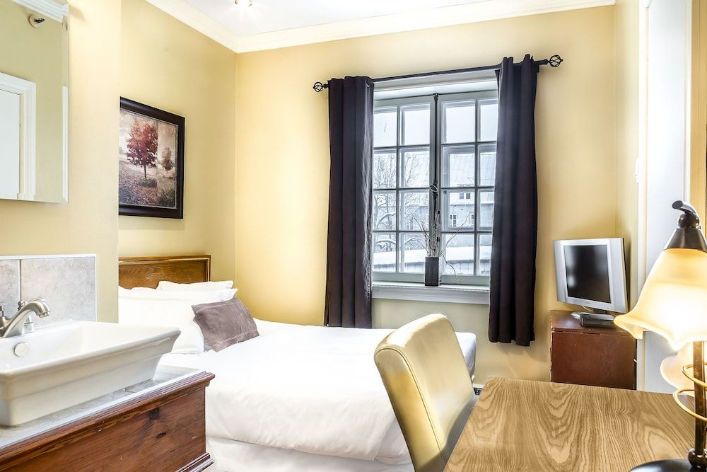 Hotel Louisbourg Economy Room, 1 Double Bed