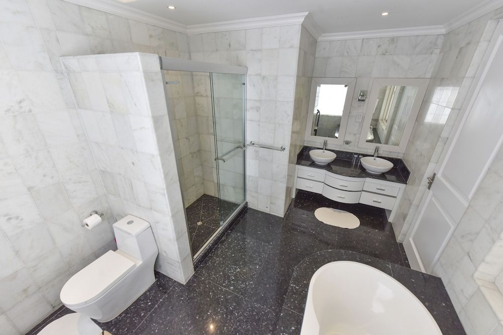 Chateau Elysium Deluxe Room, 1 King Bed, Mountain View, Beachside 4