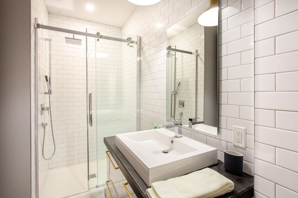 Les Lofts St-Pierre - By Les Lofts Vieux-Quebec Apartment, 2 Bedrooms (SP 301) 4