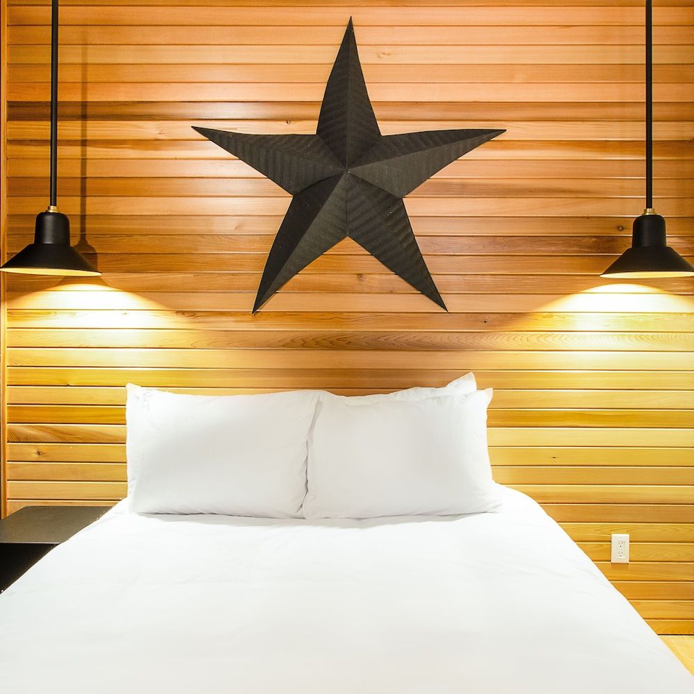 Les Lofts St-Pierre - By Les Lofts Vieux-Quebec Apartment, 2 Bedrooms (SP 301) 3