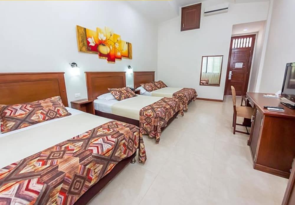 Hotel Guadalajara Standard Triple Room, Multiple Beds