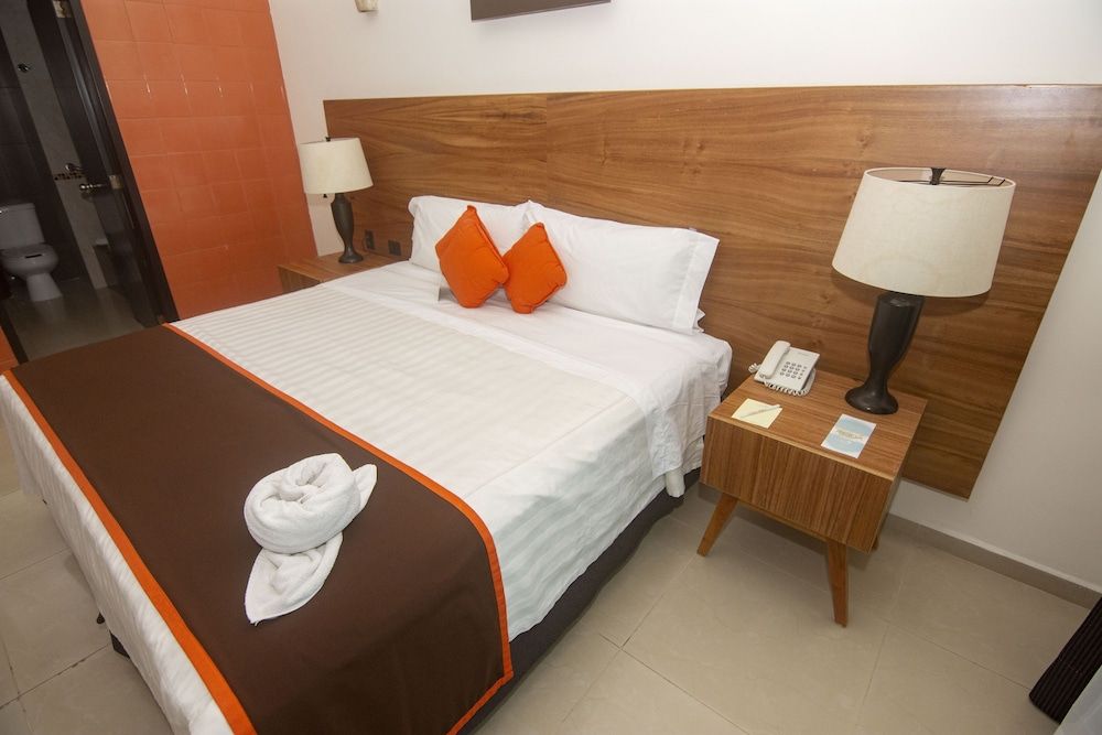Hotel Playa Caracol Room, 1 King Bed 4