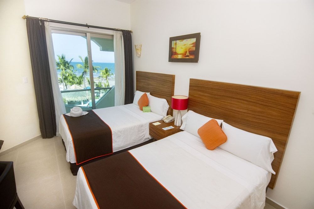 Hotel Playa Caracol Double Room, 2 Double Beds 4