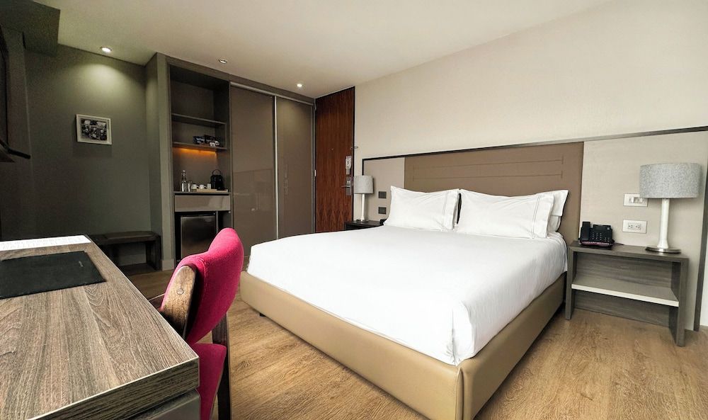 Double Room, 1 Queen Bed