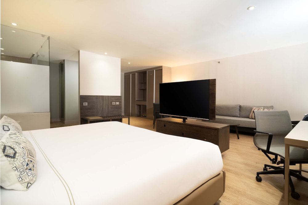 Premium Suite