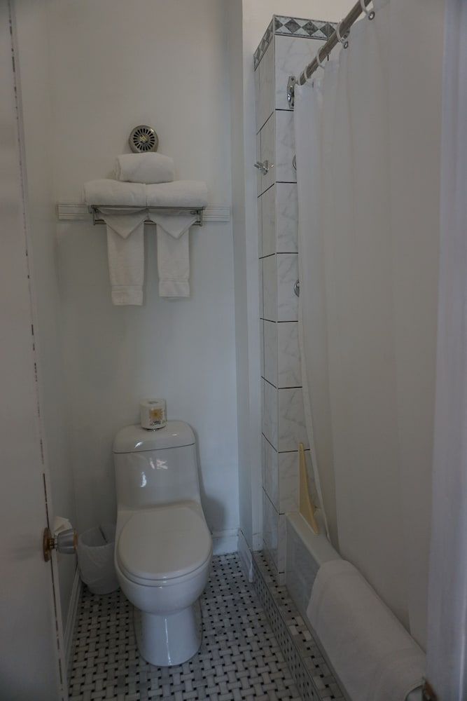 Hôtel Marie-Rollet Standard Double Room 3