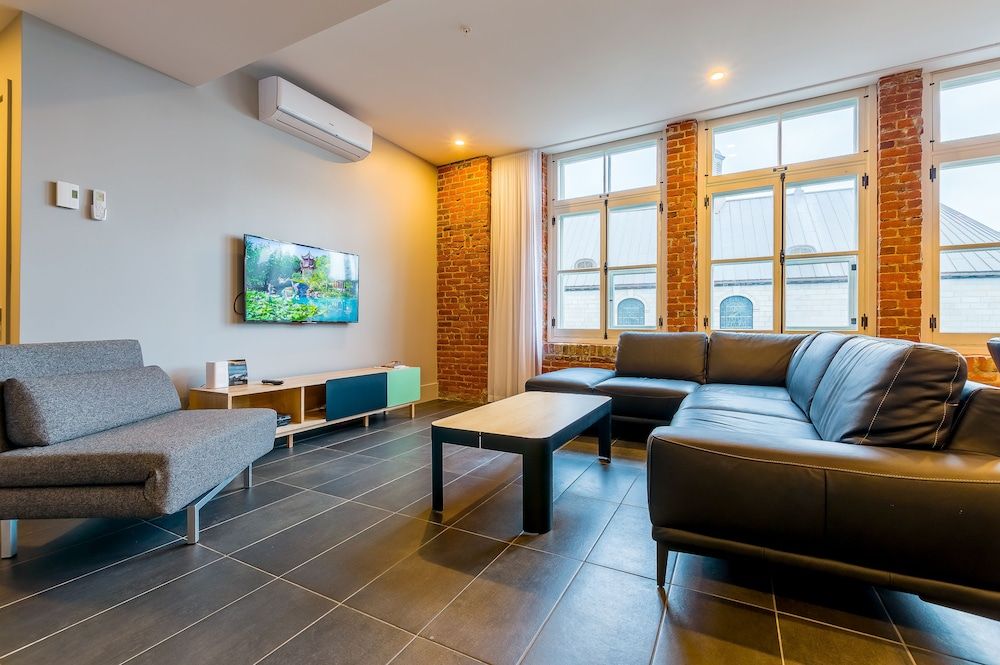 Les Lofts du Trésor - By Les Lofts Vieux-Quebec Apartment, 2 Bedrooms, City View (T301) 10