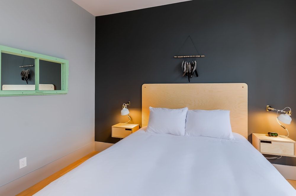 Les Lofts du Trésor - By Les Lofts Vieux-Quebec Apartment, 2 Bedrooms, City View (T301) 2