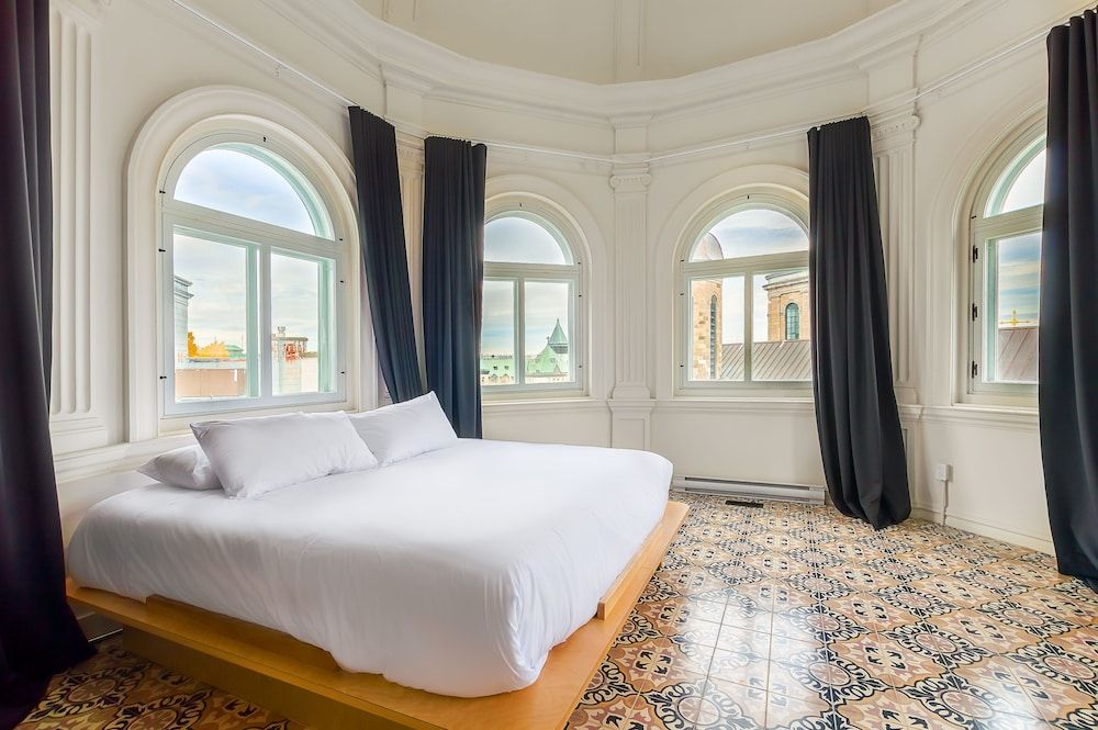 Penthouse, 2 Bedrooms (St-Laurent), Panoramic Views (T401)