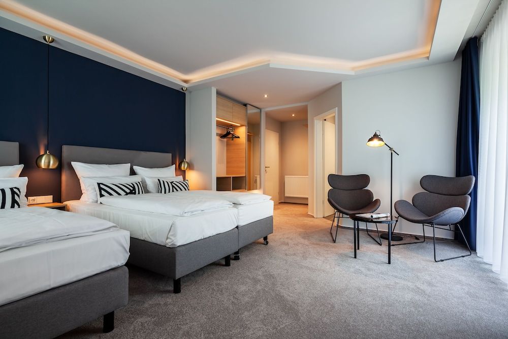 Hotel Wittorf Family Room (4 adults)