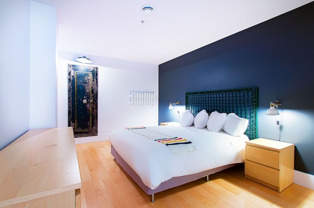Penthouse Loft, 2 Bedrooms (402)