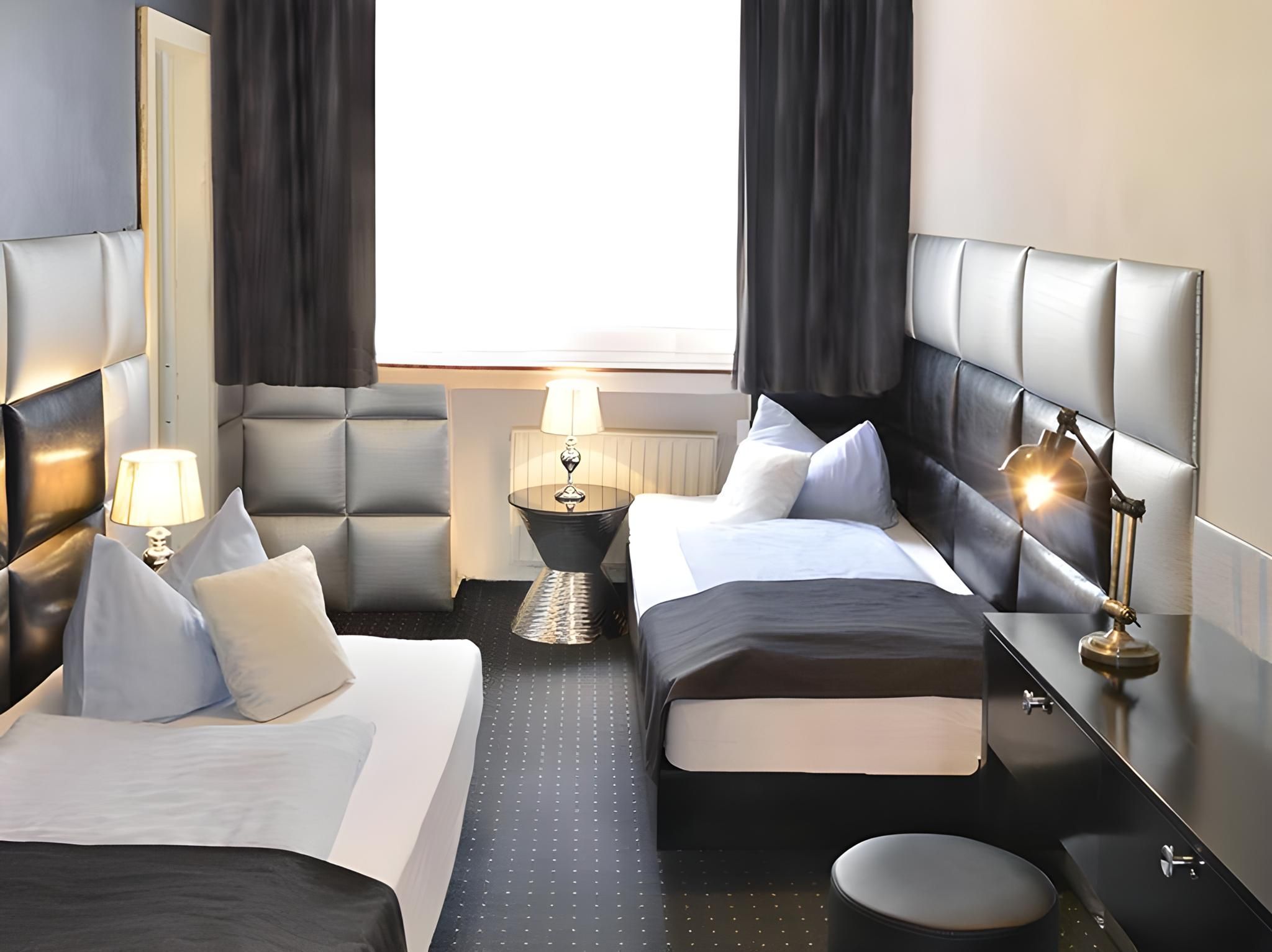 Hotel am Wehrhahn Double Room 3