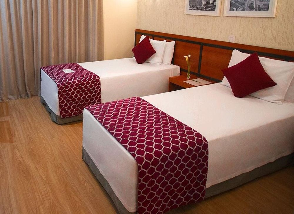 undefined Leques Brasil Hotel Escola
